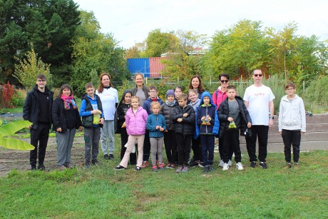 Októberi kertélmény a SZÉNA Egyesület oktatókertjében