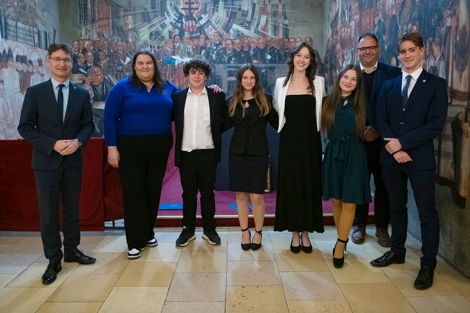 Tisztújítás a Székesfehérvári Diáktanácsban - Bakonyi Lili Eszter a testület új elnöke