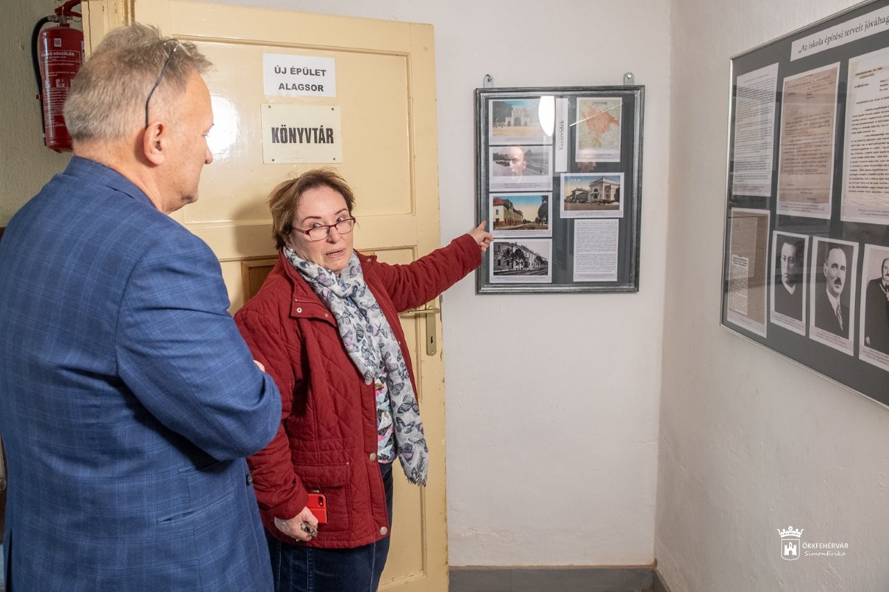 Egyedülálló kiállítás a mai Kodály Zoltán Általános Iskola, Gimnázium és AMI épületének történetéről