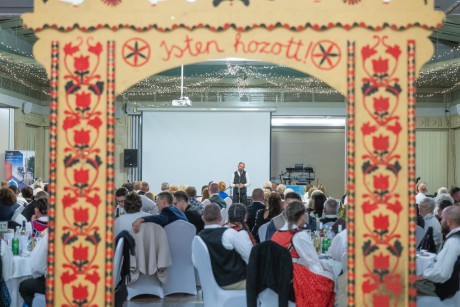 Székely Bál - kárpátaljai és székelyföldi magyar gyerekek táborozását segítik