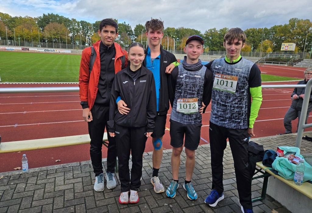 ARAK arany és ezüst a sporttörténeti félmaratoni gyalogló OB-n