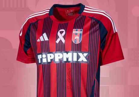 Spandler Csaba egyedi, aláírt mezére licitálhatunk az emlőrák elleni küzdelem jegyében