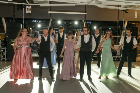 Összegyetemi Gólyabál - összetartó közösséget alkotnak a fehérvári egyetemisták