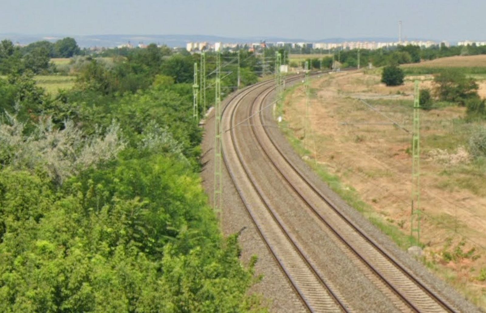 Éjszakai lezárások két vasúti átjáróban – vágányszabályozási munkákat végeznek