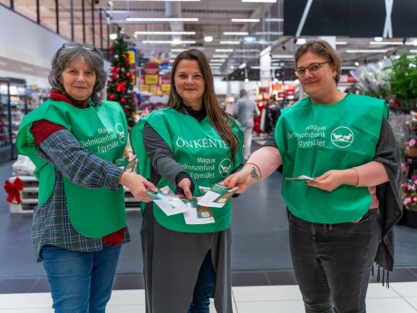 Jótékonyság a bevásárlólistán - Élelmiszergyűjtés péntektől vasárnapig Fehérváron is
