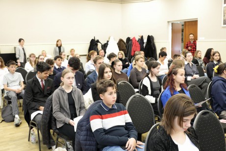 Hagyományos őszi ülését tartotta a Fejér Vármegyei Diákparlament