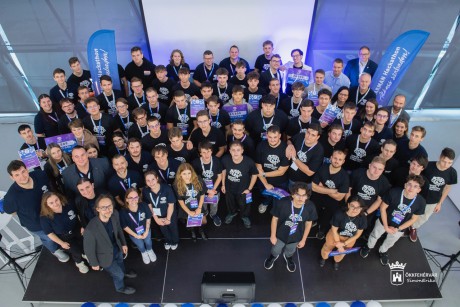 Székesfehérvári csapatok győzelmével zárult a IV. Harman Hackathon