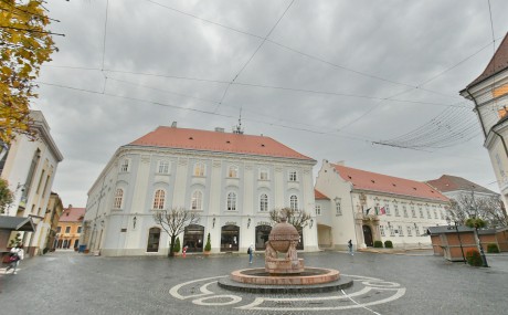 Az önkormányzatot törvény kötelezi a pályáztatásra