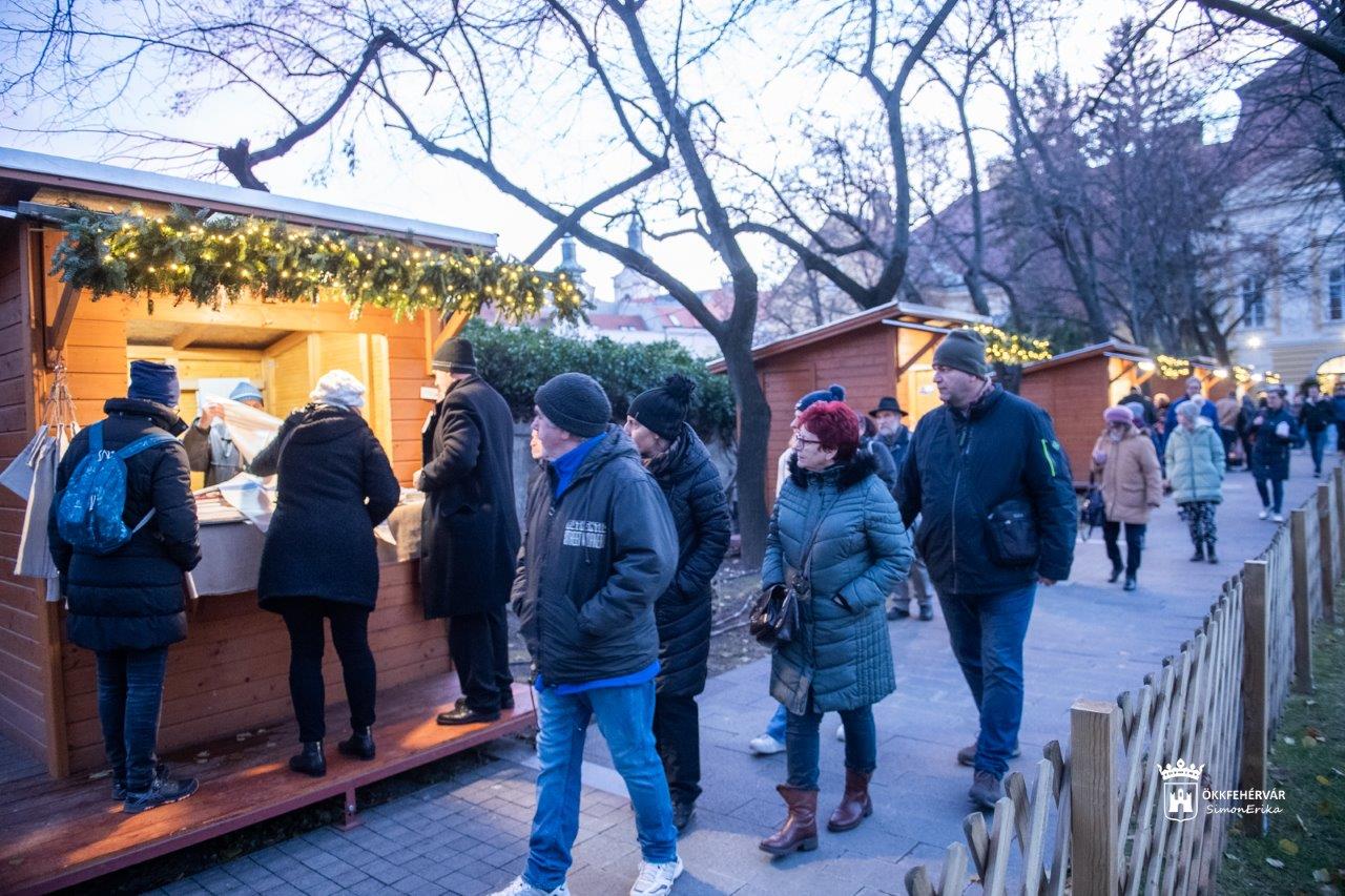 November 29-én megnyílik az Adventi udvar a püspökségen