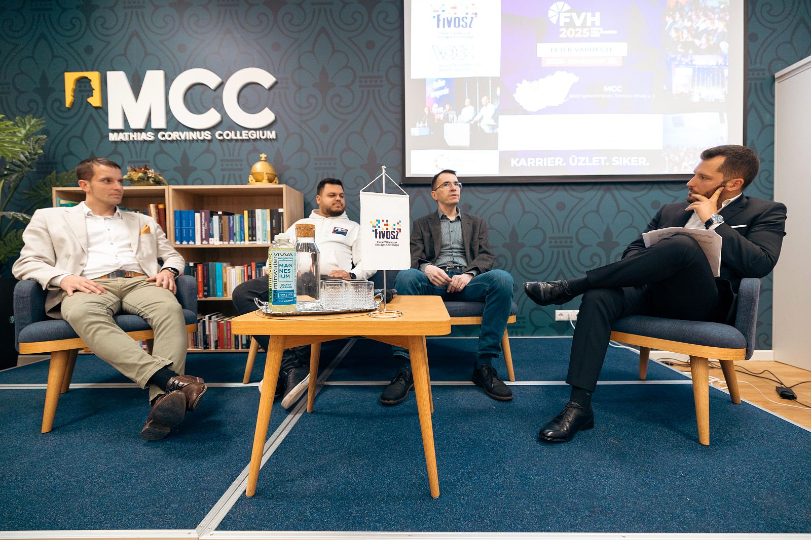 Telt ház a Fiatal Vállalkozók Hete rendezvénysorozat fehérvári állomásán