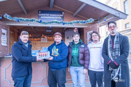 Rászoruló családokat segítenek a fehérvári egyetemisták
