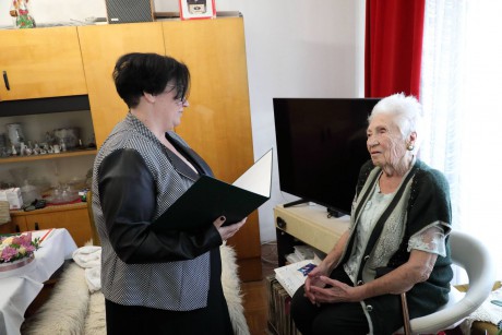 A közösség éltető erő – 90. születésnapján köszöntötték Kriszta nénit