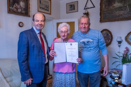 Mindig hű maradt Székesfehérvárhoz – a 90 éves Pálfi Gábornét köszöntötték