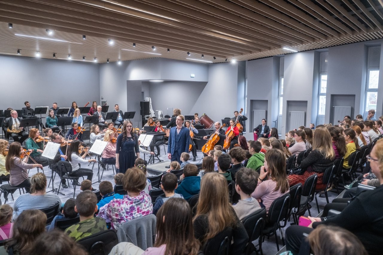 PartiTúra 2. – az operák világába kalauzolta a gyerekeket az Alba Regia Szimfonikus Zenekar