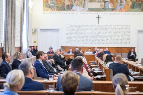 Közgyűlés - fontos döntések az év utolsó testületi ülésén