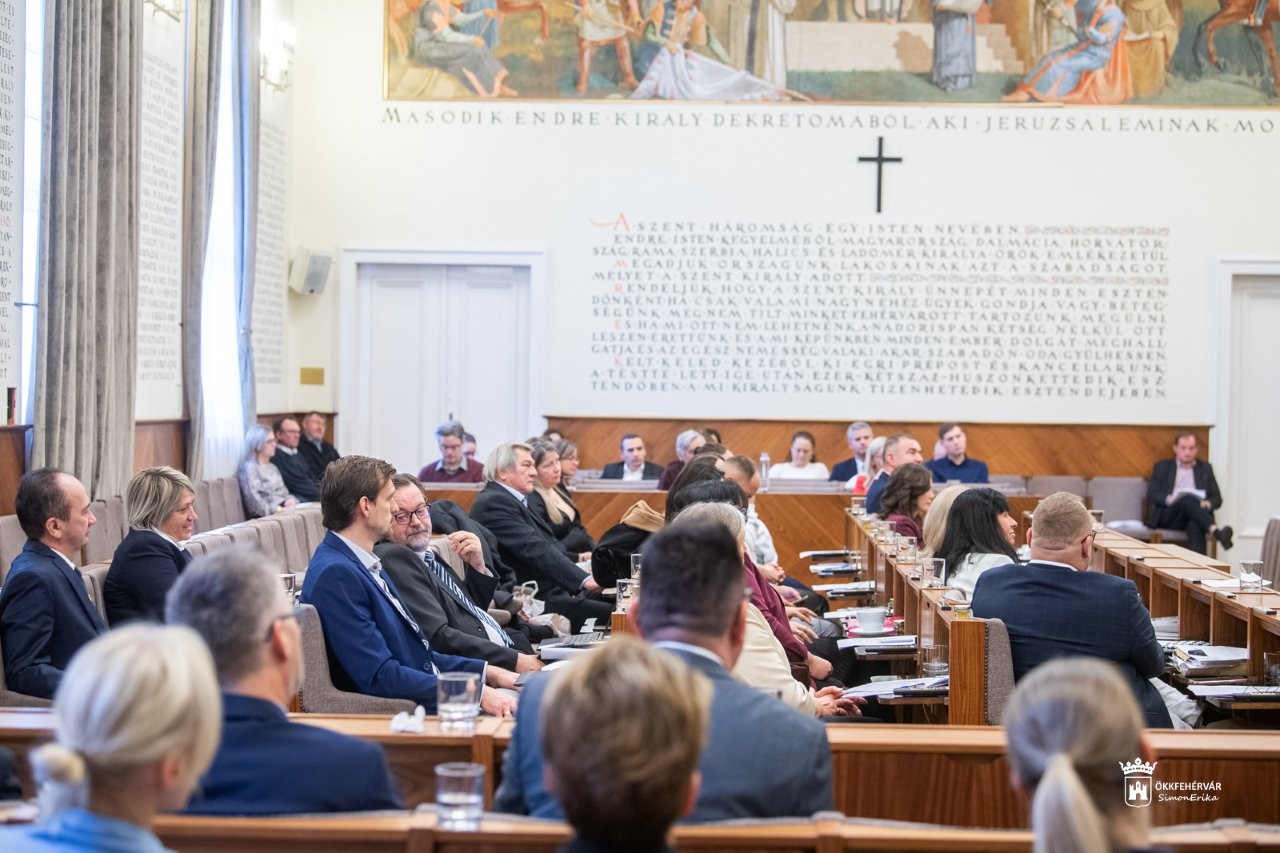 Közgyűlés - fontos döntések az év utolsó testületi ülésén