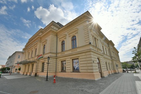 Módosul a színház decemberi műsora - december 20-án lesz A revizor