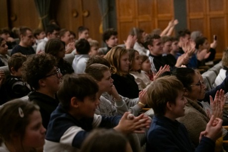 Adni öröm! - jótékonysági esemény a Köfém Művelődési Házban