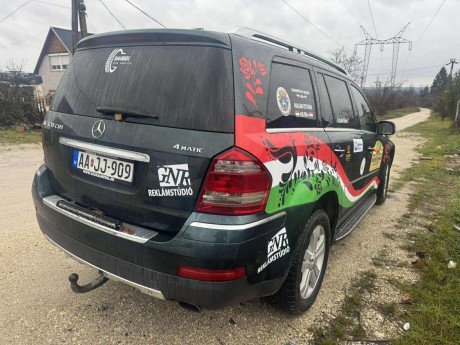 Székesfehérváron mutatják be a Budapest–Bamako Rallyn induló HunGarian Caravan egyedi autóját