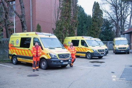 Fehérvári köszönet a mentősöknek – karácsonykor is sokan lesznek szolgálatban