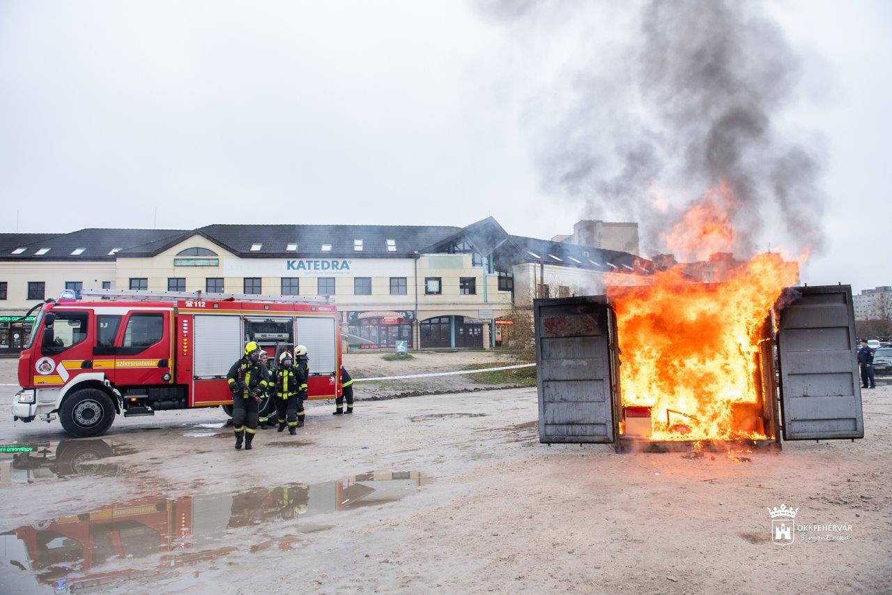 Biztonságban karácsonykor is - a katasztrófavédelem óvatosságra int