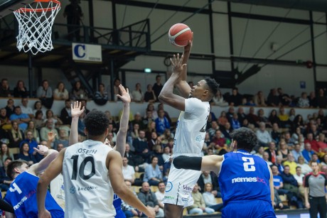 Magabiztros Alba győzelem a Sporon ellen a Gáz utcában