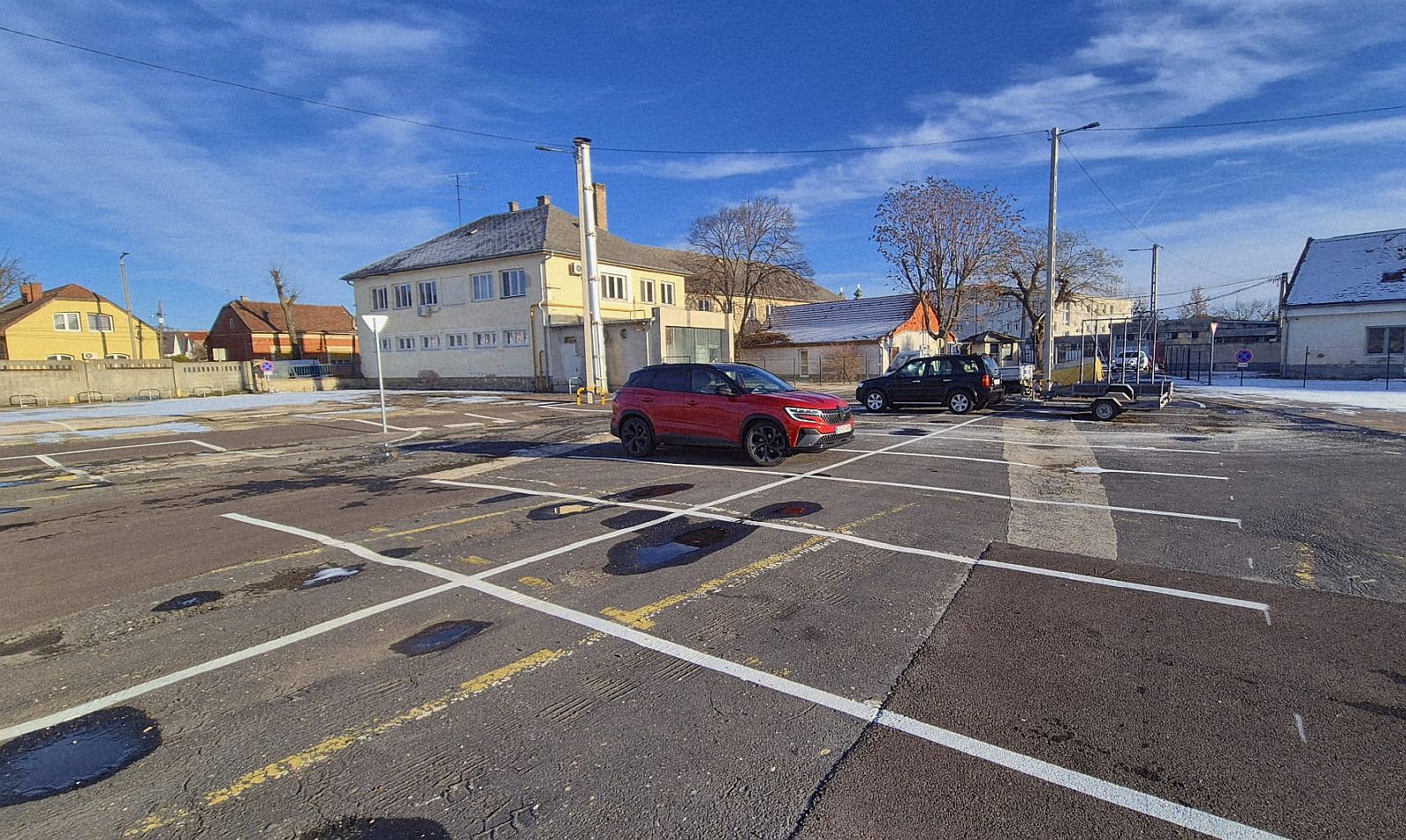 Megnyílt az új 133 férőhelyes, ingyenes parkoló a Sörház téren