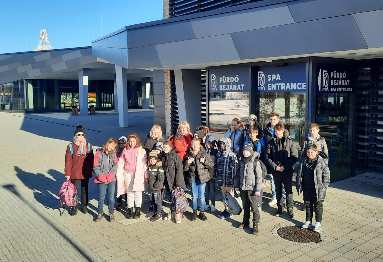 Élmény a fürdőben a Vigyázó kéz Gyermekvédelmi Egyesülettel