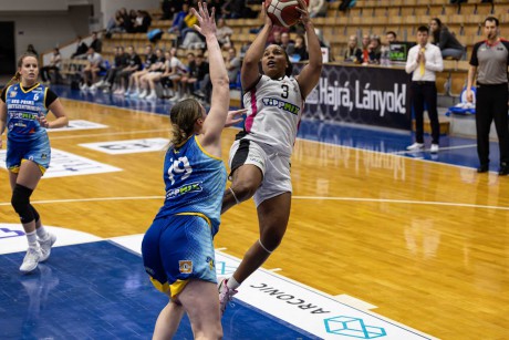 A Dávid Kornél Kosárlabda Akadémia játékosa, KK Deans átvette a Hónap Játékosa díjat