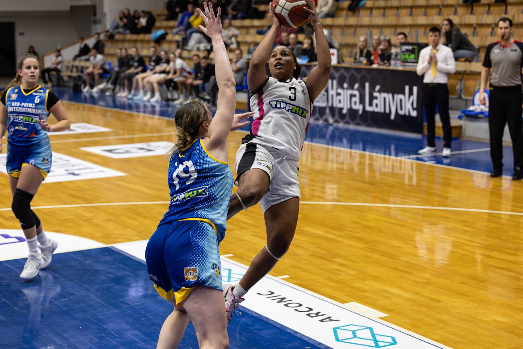 A Dávid Kornél Kosárlabda Akadémia játékosa, KK Deans átvette a Hónap Játékosa díjat