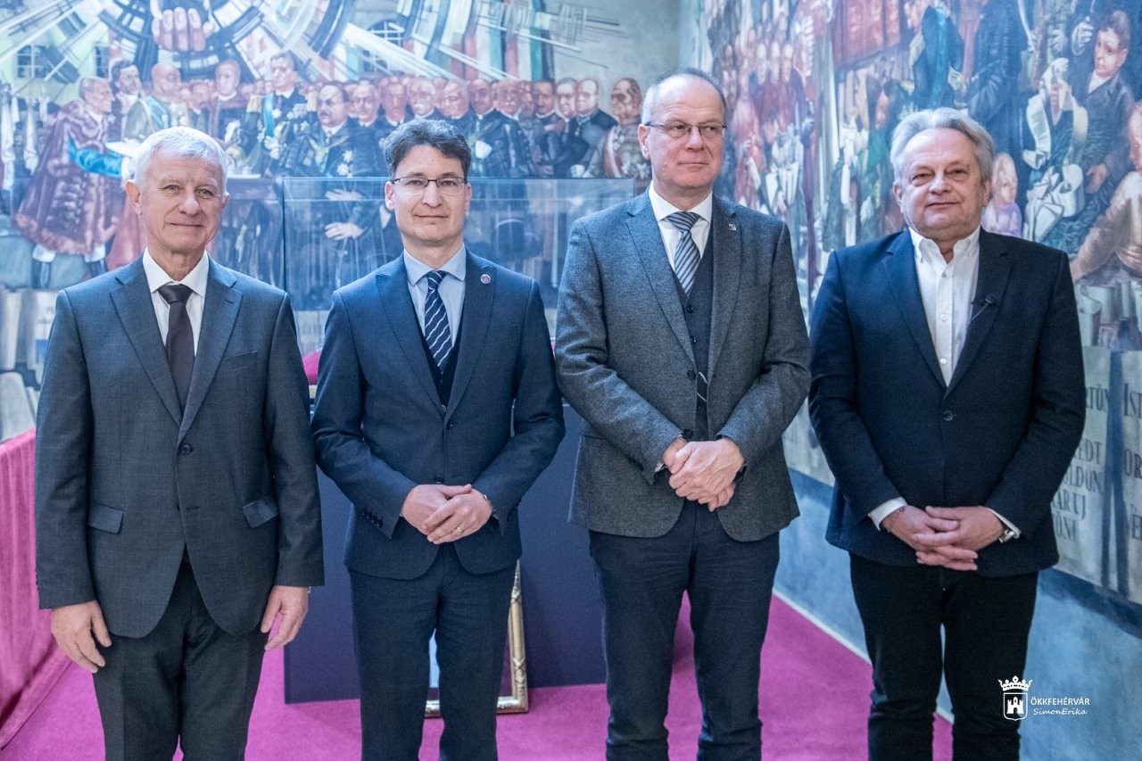 Pluszforrás útfelújításra – 820 milliós visszatérítést kap Székesfehérvár