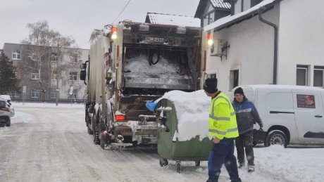 Továbbra is nehezítik az időjárási körülmények a hulladékszállítást