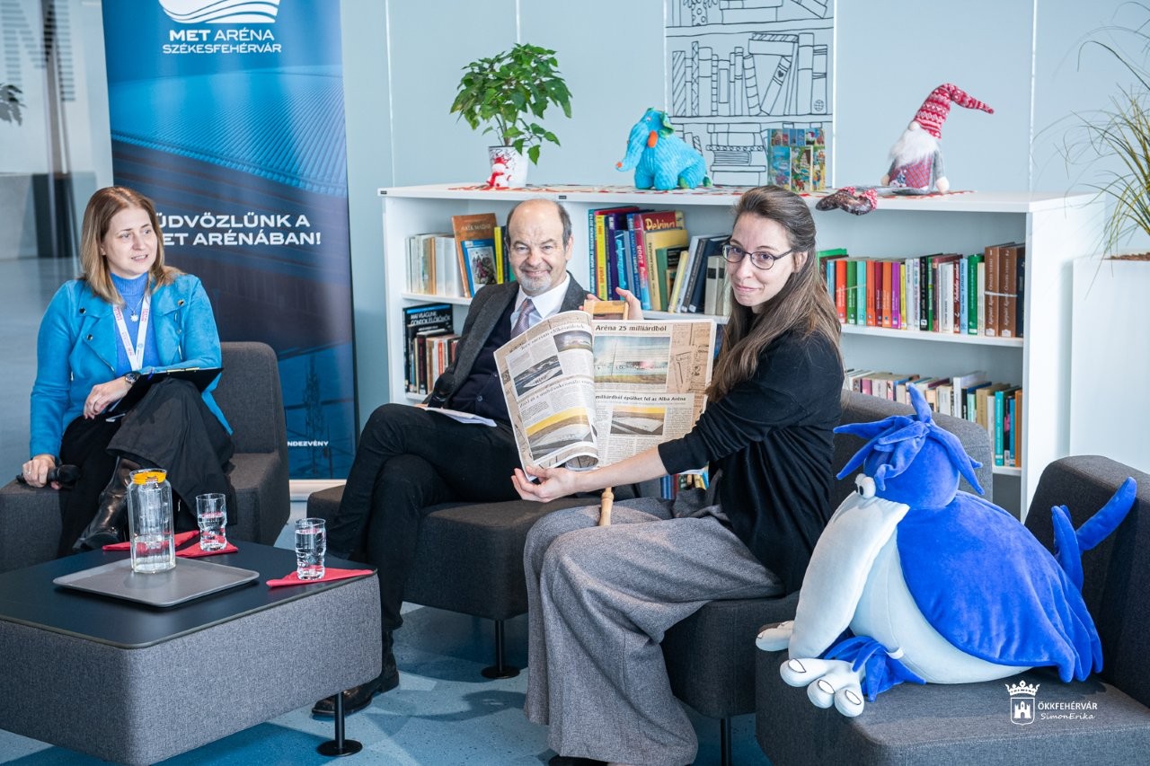 Hivatalosan is átadták a Könyves Kuckót a MET Arénában – indul a Könyvtári Kihívás