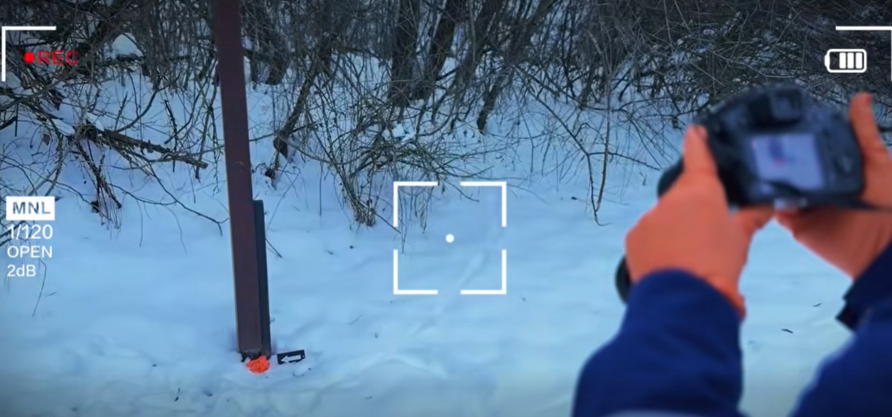 19 helyen ásott el kábítószert a fehérvári parkban két férfi, videón a felderítés