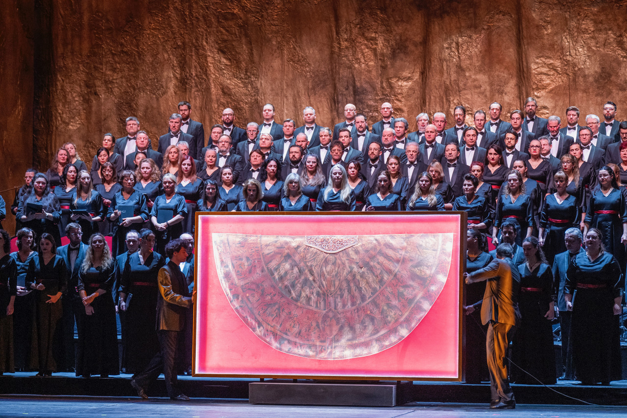 Az államalapítás 1025. évfordulója alkalmából különleges ajándékot kapott Szent István városa