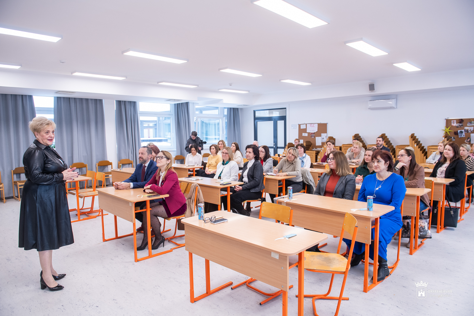 Igazgatók az iskolapadban – a Tóparti Gimnáziumba érkezett az intézményvezetők mentorprogramja