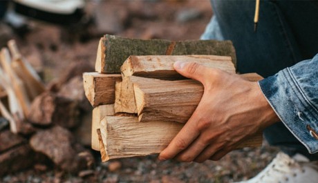 Segítség a rendkívüli hidegben – tűzifát igényelhetnek a rászorulók Székesfehérváron