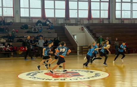 Szoros mérkőzések, kiváló hangulat - teremrugby bajnokságot szervezett az FRC