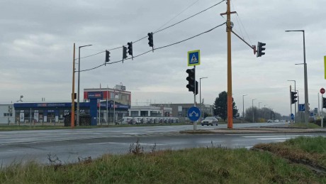 Csütörtökig nem működnek a jelzőlámpák a Szent Flórián körút – Aszalvölgyi út kereszteződésben