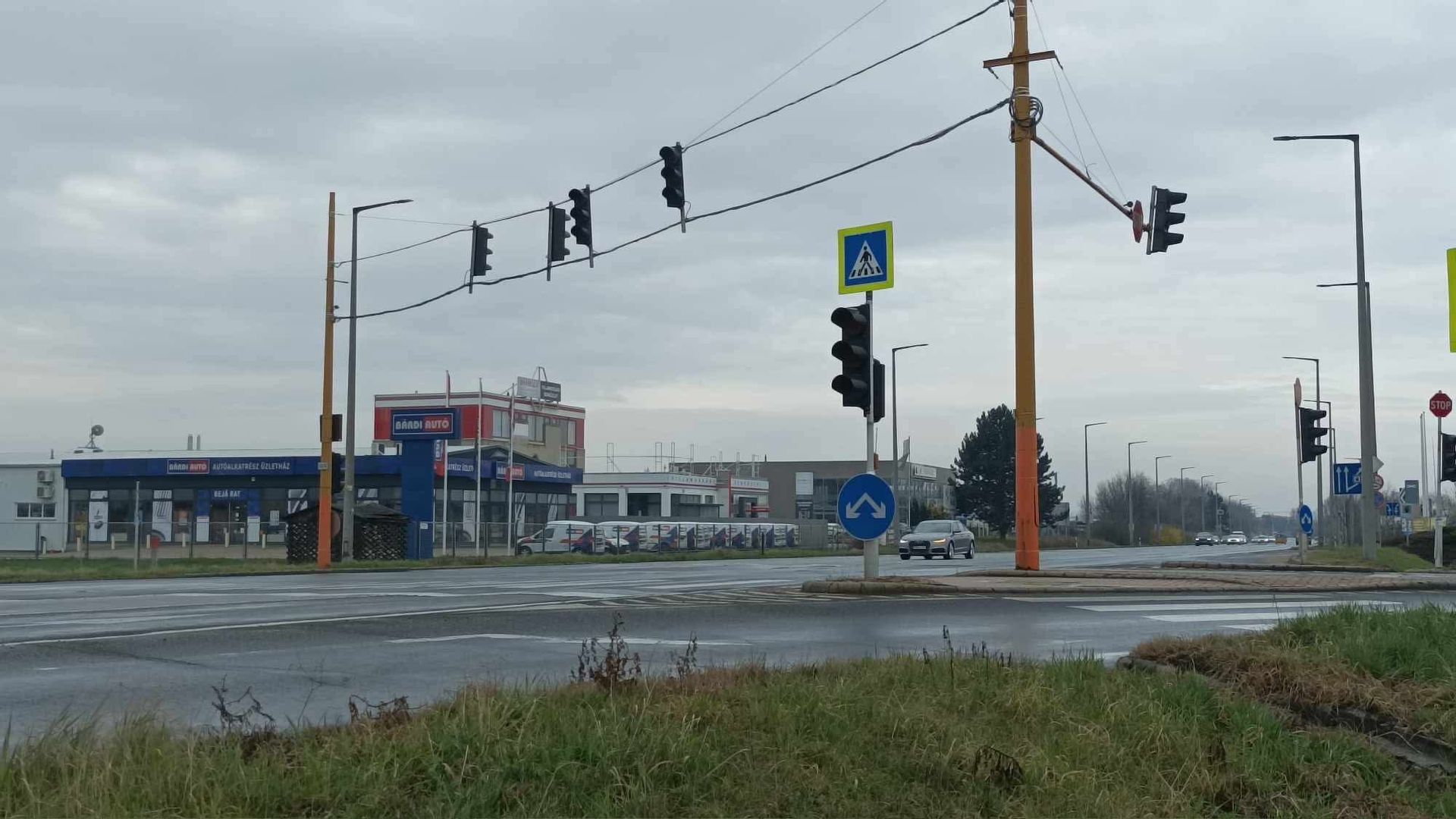 Csütörtökig nem működnek a jelzőlámpák a Szent Flórián körút – Aszalvölgyi út kereszteződésben