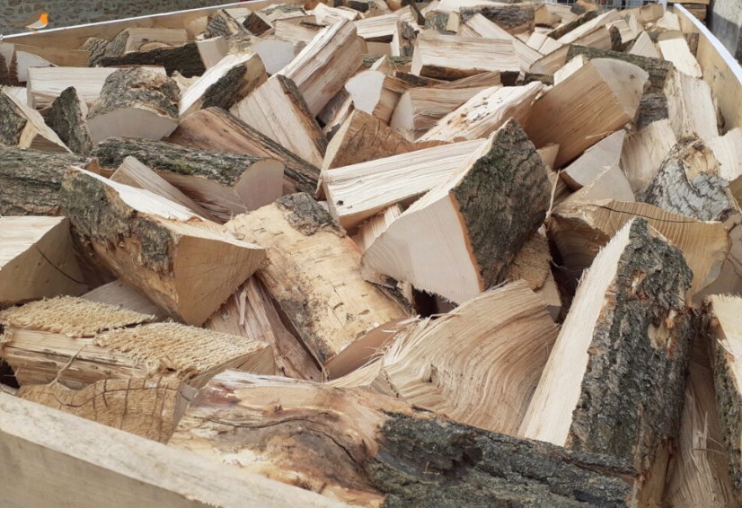 Folyamatosan szállítják ki a rászorulóknak a tűzifát Székesfehérváron – továbbra is várják a jelentkezéseket