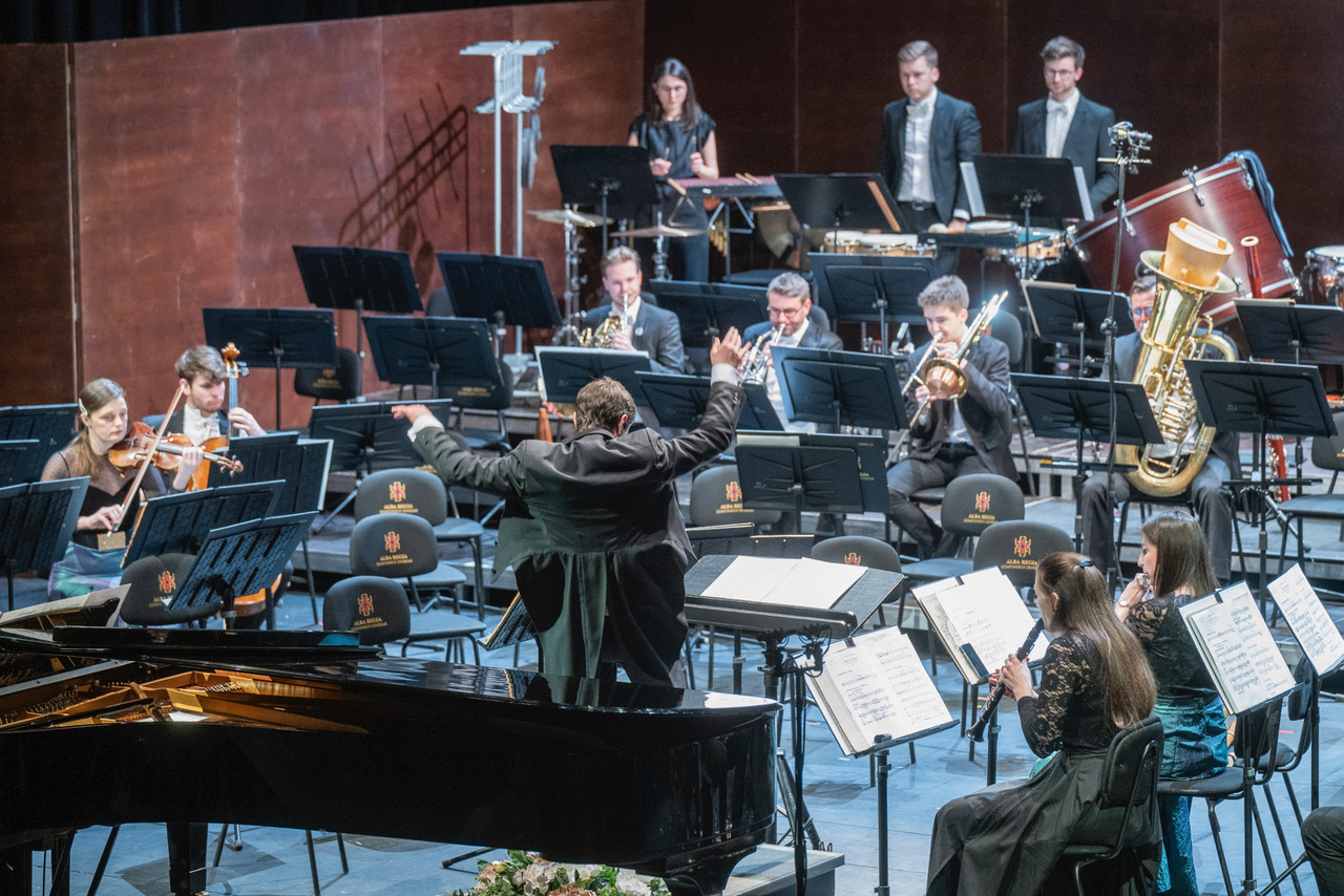 Egy esten csendült fel Kurtág, Liszt és Sosztakovics muzsikája az ARSO előadásában