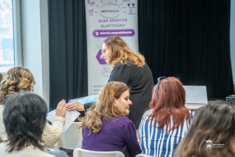 Komplex szülősegítő program indult Székesfehérváron