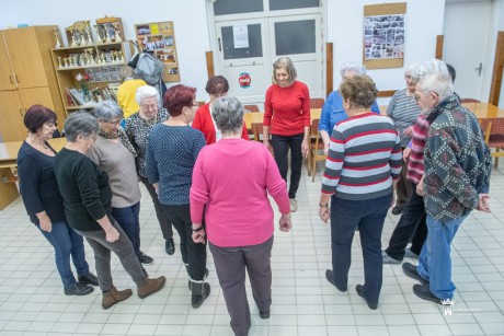 Szirtaki és csacsacsa - örömtáncra várja tagjait az Alba Regia Nyugdíjas Egyesület