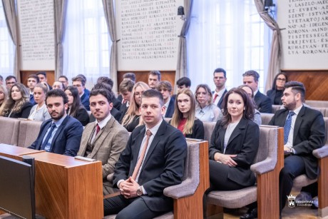 Február 25-ig pályázhatnak a fiatalok az Alba Regia Ösztöndíjakra