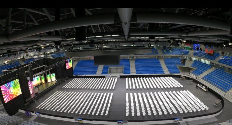 Nézze meg egy percben, hogyan alakul színházi térré a MET Aréna