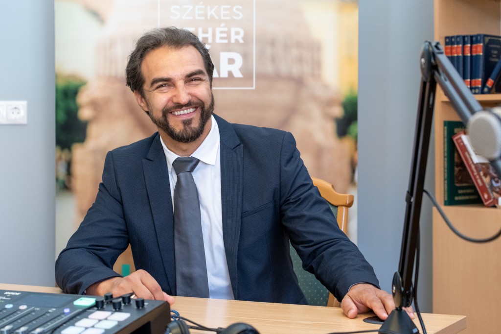 Dolhai Attila lesz a Fecsegő következő vendége február 16-án