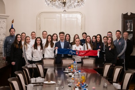 A Vidi őszi bajnok női csapata a Városházán