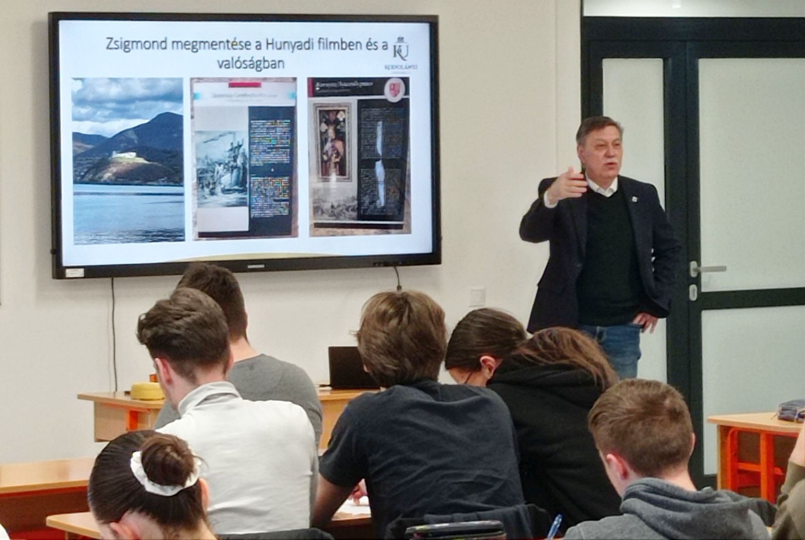Rendhagyó történelemóra a Tópartiban dr. Vizi László Tamással