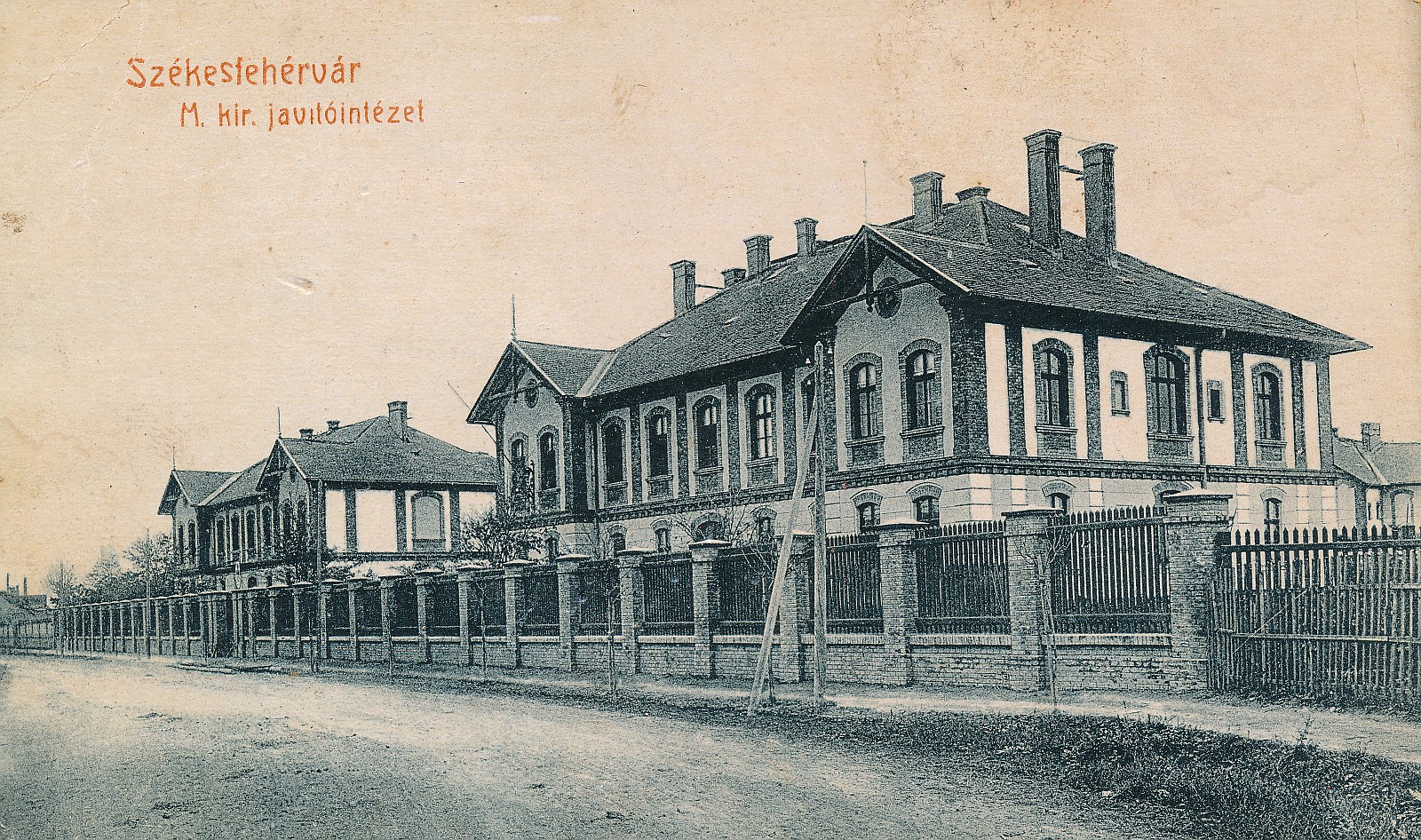 Javítóintézet a vasút környékén – rövid intézménytörténet egy könyv apropóján